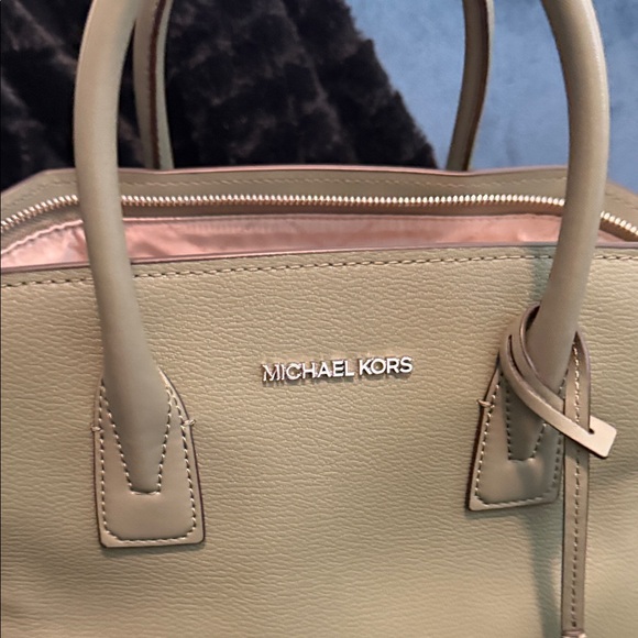 Michael Kors Olive Green Leather Satchel with Logo Charm - Picture 3 of 14